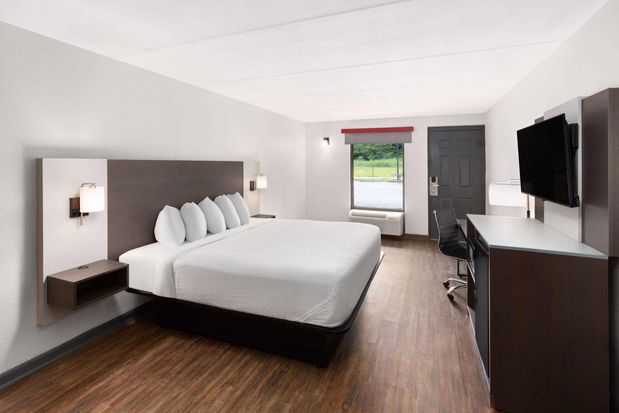 Ramada By Wyndham Bainbridge Exterior foto