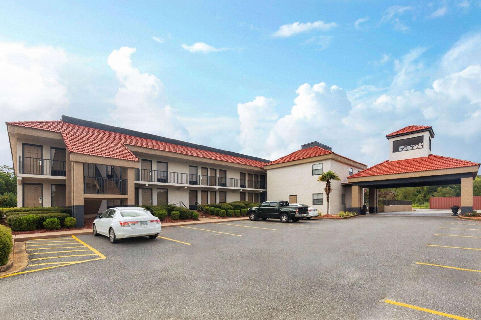 Ramada By Wyndham Bainbridge Exterior foto